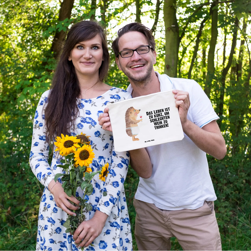 Make-up bag Hedgehog wine Stiftemäppchen, Waschbeutel, Kulturbeutel, Kulturtasche, aufbewahrungstasche, kosmetiktäschchen, beauty case, Mäppchen, Federmappe, Schlampermäppchen, Schminktasche, Schminktäschchen, pinsel tasche, utensilientasche, toiletry bag, beauty tasche, Schminkbeutel, pencil case, Etui, aufbewahrungsbeutel, Kosmetikbeutel, Waschtasche, Kosmetiktasche, Lustige Sprüche, Tiermotive, Tiere, Gute Laune, Geschenk Weinliebhaber, Igel, Weißwein, Wein trinken, Rotwein, Wein Deko, Wein Spruch, Geschenk Weintrinker, Weinglas