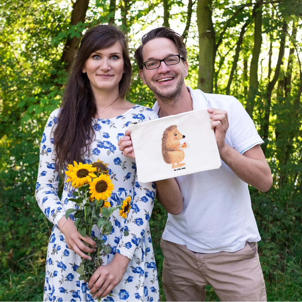 Make-up bag Hedgehog piece of cake Schminktasche Tiermotiv, Schminktasche Mit Muster, Schminktasche Reise, Schminktasche Stoff, Schminktasche Modern, Schminktasche Für Teenager, Kosmetiktasche Mit Spiegel, Schminktasche Wasserdicht, Schminktasche Minimalistisch, Schminktasche, Schminkbeutel, Schminktasche Mit Fächern, Schminktasche Für Unterwegs, Schminktasche Klein, Schminktasche Mit Reißverschluss, Schminktäschchen, Schminktasche Nachhaltig, Kosmetiktasche Organizer, Schminktasche Geschenk, Stifteaufbewahrung, Schminktasche Zum Aufhängen, Reise-Kosmetiktasche, Schminktasche Blumen, Kosmetiktasche Zum Mitnehmen, Schminktasche Für Mädchen, Schminktasche Transparent, Aufbewahrung für Schminke, Kosmetiktasche, Lustige Sprüche, Tiermotive, Tiere, Gute Laune, Essen Spruch, Geburtstagskuchen, Kuchen, Kuchen Backen, Backen Geschenk, Torte, Einladung Party, Igel