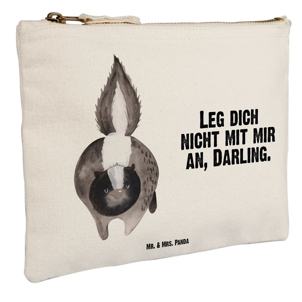 Make-up bag skunk attack Skunk, stinky, skunk, stinker, threatening, angry, wild animal, predator