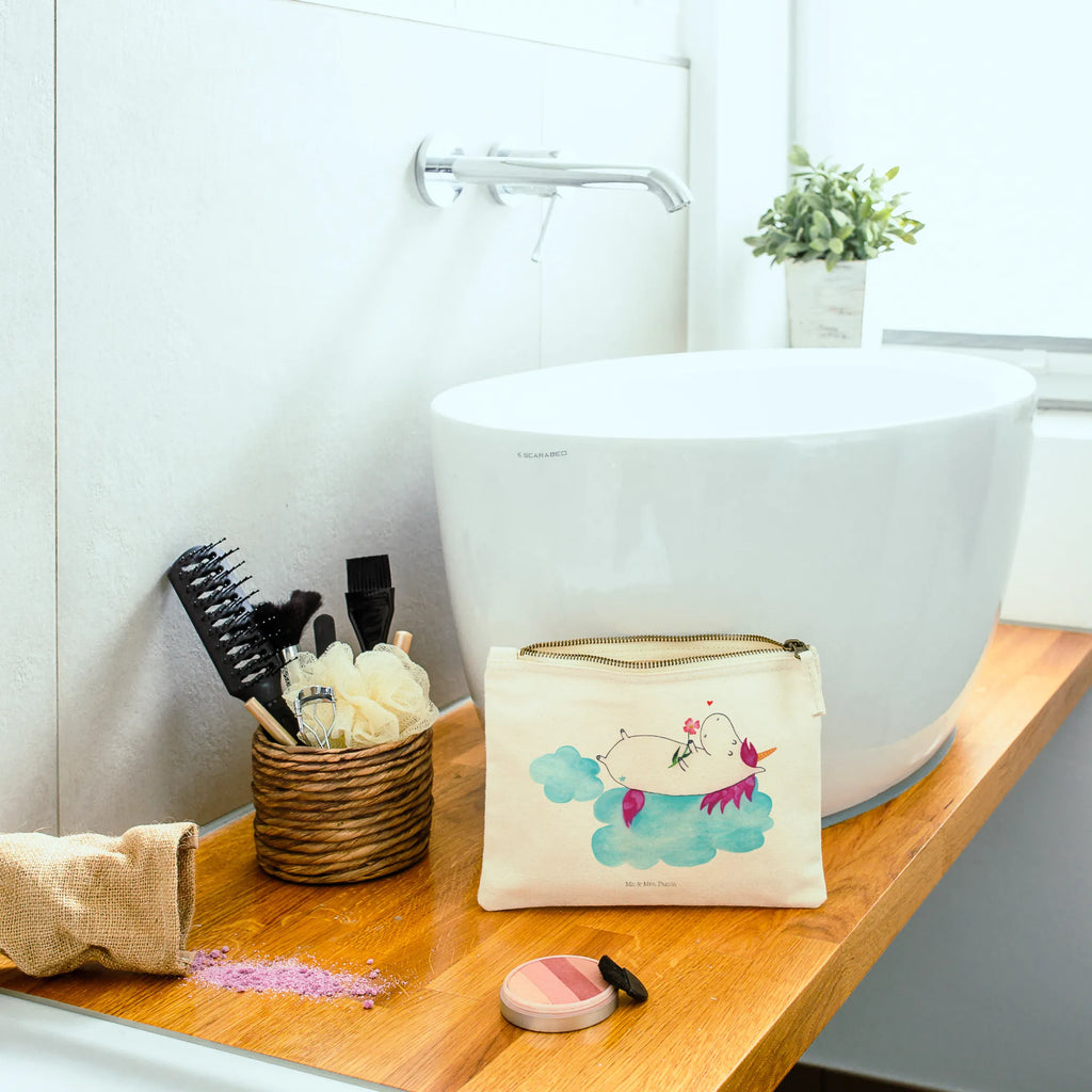 Make-up bag unicorn In love Schminktäschchen, Kosmetiktasche Organizer, Stifteaufbewahrung, Schminktasche, Kosmetiktasche, Schminktasche Wasserdicht, Schminktasche Blumen, Schminktasche für Unterwegs, Make-Up Tasche, Kosmetiktasche Für Handtasche, Schminktasche Geschenk, Kosmetiktasche Mit Spiegel, Schminktasche Modern, Kulturbeutel Damen, Schminktasche Mit Reißverschluss, Aufbewahrung für Schminke, Schminktasche Mit Muster, Schminktasche Für Teenager, Schminktasche Nachhaltig, Schminktasche Klein, Schminkbeutel, Schminktasche Für Mädchen, Kosmetiktasche Damen, Schminktasche Für Unterwegs, Schminktasche Transparent, Schminktasche Reise, Schminktasche Minimalistisch, Schminktasche Stoff, Schminktasche Mit Fächern, Schminktasche Groß, Schminktasche Zum Aufhängen, Kosmetiktasche Zum Mitnehmen, Schminktasche Tiermotiv, Reise-Kosmetiktasche, Schminktasche Leder, Einhorn, Einhörner, Einhorn Deko, Unicorn, Wolke, Freundin, Liebe, Liebesbeweis, verliebt