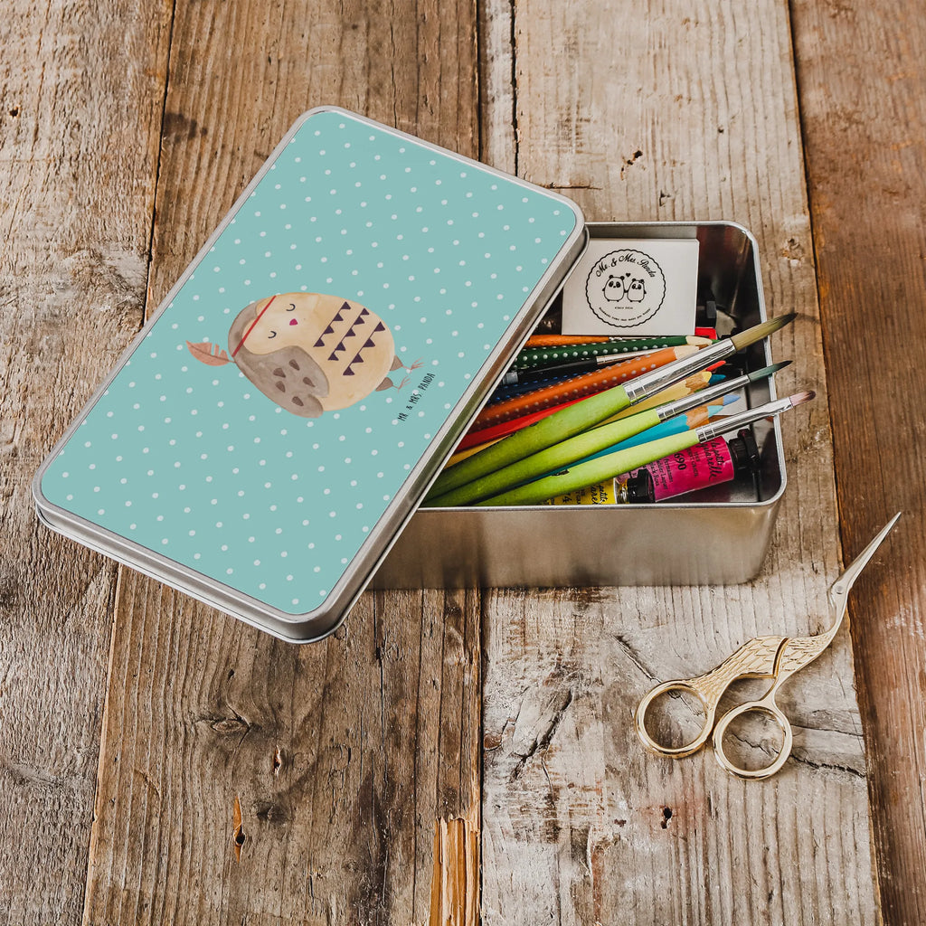 Metalldose rechteckig Eule Federschmuck Kleine Metalldose, Blechbehälter, Sammeldose Metall, Vintage Metalldose, Vorratsbox Metall, Teedose Metall, Runddose Metall, Metalldose Zum Befüllen, Personalisierbare Metalldose, Vorratsbehälter Aus Metall, Nostalgische Blechdose, Deko Metalldose, Dose Mit Deckel Metall, Metalldose Mit Motiv, Deko Aufbewahrungsdose Metall, Aufbewahrungsdose Metall, Geschenkverpackung Aus Metall, Aufbewahrungsbox Metall, Blechbox Mit Aufdruck, Große Metalldose, Metalldose Zum Selbstgestalten, Schmuckdose Metall, Aufbewahrungsdose Aus Blech, Keksdose Metall, Bedruckte Metalldose, Metalldose Design, Dose Aus Metall, Dekodose Metall, Moderne Metalldose, Süßigkeitendose Metall, Metalldose Mit Scharnierdeckel, Rechteckige Dose Metall, Geschenkbox Metall, Klappdose Metall, Metallbehälter Mit Deckel, Verpackungsdose Metall, Kaffeedose Metall, Blechdose, Basteldose Metall, Retro Metalldose, Metalldose, Metalldose Mit Spruch, Vorratsdose Metall, Eule, Federschmuck, Reisespruch, Eule Deko, Owl, Dekoration, Das Leben ist ein Abenteuer