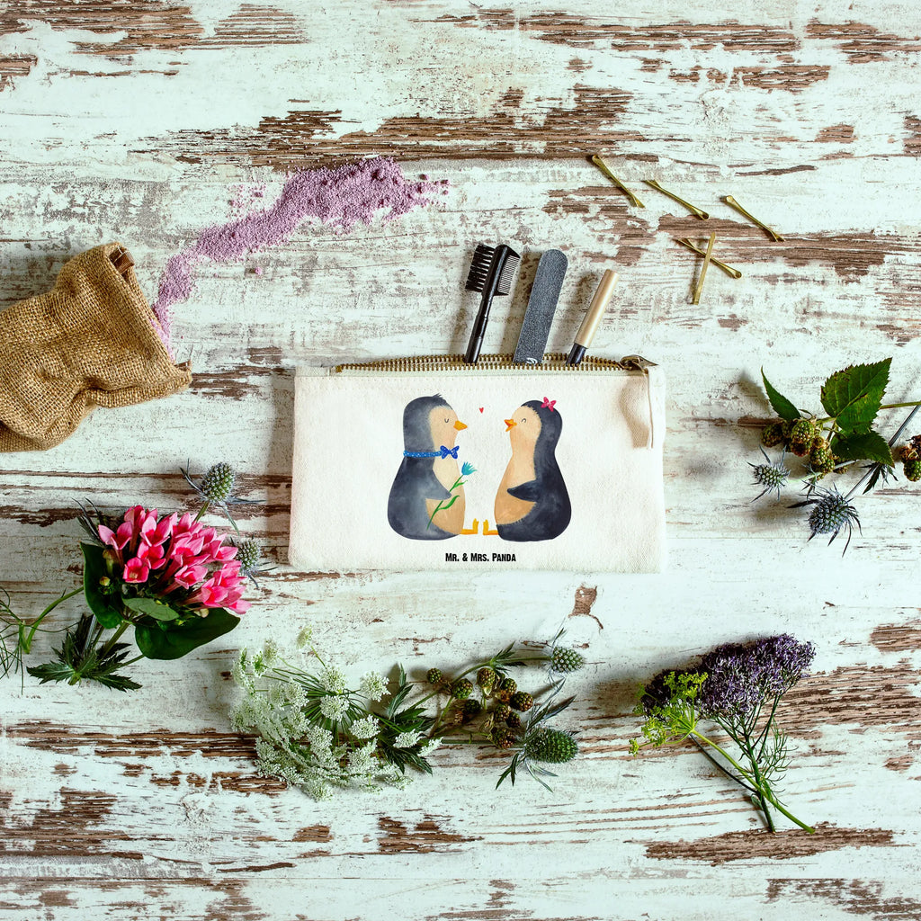 Make-up bag Penguin pair Schminktasche für Unterwegs, Schminkbeutel, Schminktasche Für Teenager, Kosmetiktasche Für Handtasche, Schminktasche Tiermotiv, Schminktasche Für Unterwegs, Stifteaufbewahrung, Schminktasche Groß, Schminktasche Stoff, Schminktasche Wasserdicht, Kosmetiktasche, Schminktasche Leder, Kosmetiktasche Damen, Aufbewahrung für Schminke, Schminktasche Transparent, Schminktasche Nachhaltig, Kulturbeutel Damen, Schminktasche, Make-Up Tasche, Schminktasche Für Mädchen, Kosmetiktasche Mit Spiegel, Schminktasche Reise, Schminktasche Geschenk, Kosmetiktasche Organizer, Schminktasche Mit Reißverschluss, Schminktasche Klein, Schminktasche Mit Fächern, Schminktasche Modern, Schminktasche Minimalistisch, Kosmetiktasche Zum Mitnehmen, Schminktäschchen, Schminktasche Zum Aufhängen, Reise-Kosmetiktasche, Schminktasche Blumen, Schminktasche Mit Muster, Pinguin, Liebesgeschenk, Hochzeitsgeschenk, große Liebe, Liebe, Jahrestag, Liebesbeweis, Verlobung, Pinguine, Liebespaar, Hochzeit, Traumpaar, Hochzeitstag