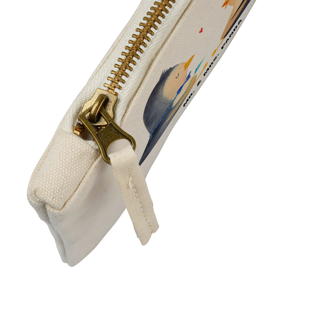 Make-up bag Penguin pair Schminktasche für Unterwegs, Schminkbeutel, Schminktasche Für Teenager, Kosmetiktasche Für Handtasche, Schminktasche Tiermotiv, Schminktasche Für Unterwegs, Stifteaufbewahrung, Schminktasche Groß, Schminktasche Stoff, Schminktasche Wasserdicht, Kosmetiktasche, Schminktasche Leder, Kosmetiktasche Damen, Aufbewahrung für Schminke, Schminktasche Transparent, Schminktasche Nachhaltig, Kulturbeutel Damen, Schminktasche, Make-Up Tasche, Schminktasche Für Mädchen, Kosmetiktasche Mit Spiegel, Schminktasche Reise, Schminktasche Geschenk, Kosmetiktasche Organizer, Schminktasche Mit Reißverschluss, Schminktasche Klein, Schminktasche Mit Fächern, Schminktasche Modern, Schminktasche Minimalistisch, Kosmetiktasche Zum Mitnehmen, Schminktäschchen, Schminktasche Zum Aufhängen, Reise-Kosmetiktasche, Schminktasche Blumen, Schminktasche Mit Muster, Pinguin, Liebesgeschenk, Hochzeitsgeschenk, große Liebe, Liebe, Jahrestag, Liebesbeweis, Verlobung, Pinguine, Liebespaar, Hochzeit, Traumpaar, Hochzeitstag