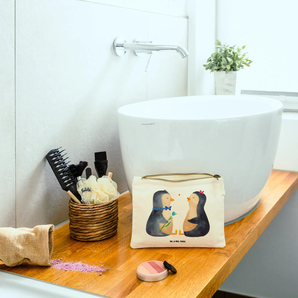 Make-up bag Penguin pair Schminktasche für Unterwegs, Schminkbeutel, Schminktasche Für Teenager, Kosmetiktasche Für Handtasche, Schminktasche Tiermotiv, Schminktasche Für Unterwegs, Stifteaufbewahrung, Schminktasche Groß, Schminktasche Stoff, Schminktasche Wasserdicht, Kosmetiktasche, Schminktasche Leder, Kosmetiktasche Damen, Aufbewahrung für Schminke, Schminktasche Transparent, Schminktasche Nachhaltig, Kulturbeutel Damen, Schminktasche, Make-Up Tasche, Schminktasche Für Mädchen, Kosmetiktasche Mit Spiegel, Schminktasche Reise, Schminktasche Geschenk, Kosmetiktasche Organizer, Schminktasche Mit Reißverschluss, Schminktasche Klein, Schminktasche Mit Fächern, Schminktasche Modern, Schminktasche Minimalistisch, Kosmetiktasche Zum Mitnehmen, Schminktäschchen, Schminktasche Zum Aufhängen, Reise-Kosmetiktasche, Schminktasche Blumen, Schminktasche Mit Muster, Pinguin, Liebesgeschenk, Hochzeitsgeschenk, große Liebe, Liebe, Jahrestag, Liebesbeweis, Verlobung, Pinguine, Liebespaar, Hochzeit, Traumpaar, Hochzeitstag