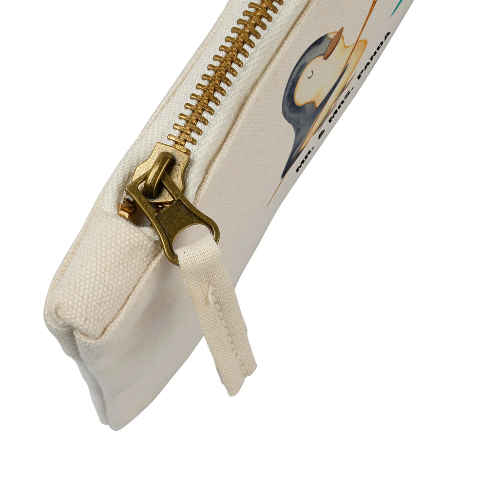 Make-up bag Penguin angler Etui, aufbewahrungsbeutel, Schminktasche, toiletry bag, beauty tasche, Kulturtasche, kosmetiktäschchen, pinsel tasche, Kosmetiktasche, Schminkbeutel, Kulturbeutel, Waschtasche, aufbewahrungstasche, utensilientasche, Schlampermäppchen, Mäppchen, pencil case, Federmappe, Waschbeutel, Schminktäschchen, Kosmetikbeutel, beauty case, Stiftemäppchen, Pinguin, Tagesplan, Freundinnen, Geschenkidee, Neustart, Wochenende, Planer, Geschenk, Plan, Pinguine, Motivation, Urlaub, Angler, Tagträume, Angeln, Hobby