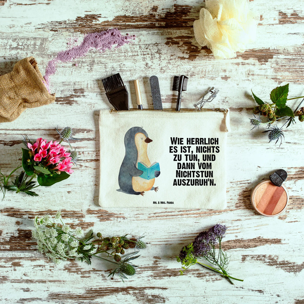 Make-up bag Penguin A book Stifteaufbewahrung, Schminktasche Reise, Kosmetiktasche Zum Mitnehmen, Schminktasche Klein, Kosmetiktasche Für Handtasche, Schminktasche Modern, Schminktasche Mit Fächern, Schminktasche für Unterwegs, Schminktasche Leder, Schminktasche Minimalistisch, Schminktasche Geschenk, Schminktasche Groß, Make-Up Tasche, Kulturbeutel Damen, Schminktasche Wasserdicht, Schminktasche Mit Reißverschluss, Schminktäschchen, Schminktasche Tiermotiv, Reise-Kosmetiktasche, Schminktasche Nachhaltig, Schminktasche, Aufbewahrung für Schminke, Schminktasche Für Teenager, Schminktasche Für Mädchen, Schminktasche Für Unterwegs, Schminktasche Zum Aufhängen, Kosmetiktasche Organizer, Kosmetiktasche, Schminktasche Stoff, Schminkbeutel, Schminktasche Blumen, Kosmetiktasche Mit Spiegel, Schminktasche Transparent, Kosmetiktasche Damen, Schminktasche Mit Muster, Pinguin, Freizeit, Lesen, Urlaub, Ferien, Buch, Nichtstun, Bücherwurm, Pinguine, Faulenzen