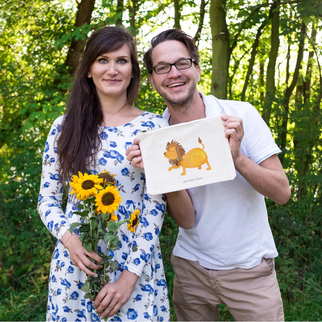 torebka na makijaż znak zodiaku lew Stifteaufbewahrung, Kosmetiktasche Für Handtasche, Reise-Kosmetiktasche, Schminktasche Mit Muster, Schminktasche Modern, Schminktasche Klein, Schminktasche Blumen, Kosmetiktasche Organizer, Schminktasche Geschenk, Schminktasche Tiermotiv, Schminktasche Leder, Schminktasche Mit Reißverschluss, Kosmetiktasche, Kulturbeutel Damen, Kosmetiktasche Mit Spiegel, Kosmetiktasche Zum Mitnehmen, Schminktäschchen, Schminktasche Groß, Schminkbeutel, Schminktasche Für Mädchen, Schminktasche Transparent, Schminktasche Für Teenager, Kosmetiktasche Damen, Schminktasche Zum Aufhängen, Aufbewahrung für Schminke, Schminktasche Reise, Make-Up Tasche, Schminktasche Stoff, Schminktasche Für Unterwegs, Schminktasche für Unterwegs, Schminktasche Wasserdicht, Schminktasche, Schminktasche Nachhaltig, Schminktasche Minimalistisch, Schminktasche Mit Fächern, Tierkreiszeichen, Sternzeichen, Horoskop, Astrologie, Aszendent, Geburtstag August, Geschenk August, Löwe Sternzeichen, Löwe Geschenk, König der Tiere, Geburtstag Juli, Geschenk Juli