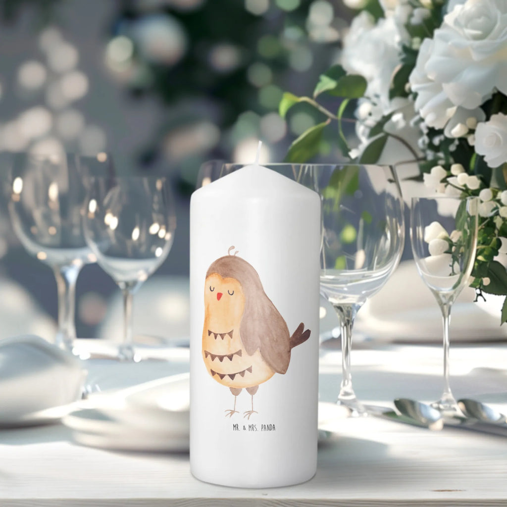 Kerze Eule Zufrieden Schmuckkerze, Adventskerze, Blockkerze, Hochzeitskerze, Osterkerze, Geburtstagskerze, Tischkerze, Kerze Mit Spruch, Geburtskerze, Erinnerungskerze, Stumpenkerze, Kommunionskerze, Weihnachtskerze, Bedruckte Kerze, Kerze Mit Motiv, Tafelkerze, Dekokerze, Laternenkerze, Erinnerungslicht, Zylinderkerze, Dinnerkerze, Wunschkerze, Dekorative Kerze, Wachskerze, Gartenkerze, Grosse Kerze, Handgemachte Kerze, Eule, Owl, Eule Spruch, Wortspiel Lustig, Romantisch, Geschenk Hochzeitstag, Spruch schön, Liebe Spruch, Eule Deko