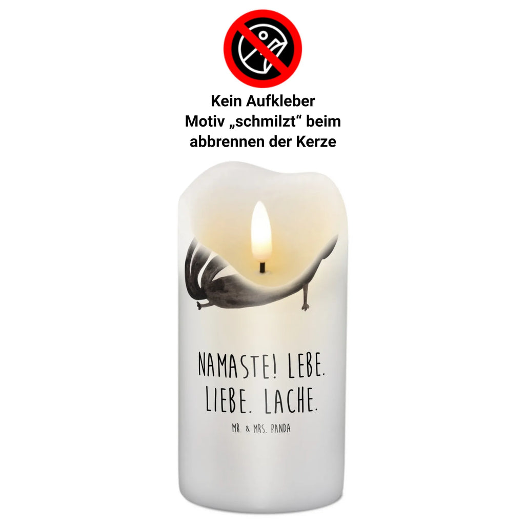 Kerze Stinktier Yoga Zylinderkerze, Dekokerze, Weihnachtskerze, Geburtstagskerze, Erinnerungskerze, Tafelkerze, Kommunionskerze, Erinnerungslicht, Osterkerze, Schmuckkerze, Gartenkerze, Bedruckte Kerze, Kerze Mit Spruch, Tischkerze, Grosse Kerze, Stumpenkerze, Wachskerze, Blockkerze, Laternenkerze, Wunschkerze, Adventskerze, Handgemachte Kerze, Dinnerkerze, Geburtskerze, Hochzeitskerze, Dekorative Kerze, Kerze Mit Motiv, Skunk, Stinktier, Lache, Stinker, Stinki, Liebe, Lebe, Namaste, Yoga, Raubtier, Wildtier