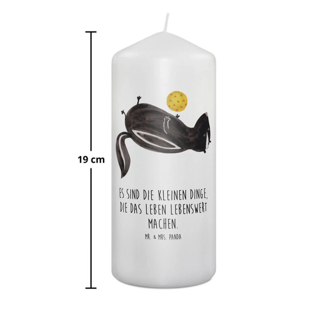 Kerze Stinktier Ball Duftkerze, Grablicht, Kerze Für Firmung, Sojawachskerze, Gedenkkerze, Kerze Für Weihnachten, Kerze Für Kommunion, Teelicht, Tafelkerze, Kerze Mit Gravur, Kerze Als Gastgeschenk, Kerze Mit Namensgravur, Kerze Für Ostern, Tischkerze, Andachtskerze, Dinnerkerzenpaar, Gartenkerze, Kerze Mit Fotoeinleger, Outdoor-Kerze, Kerze Für Hochzeit, Kerze Für Taufe, Blockkerze, Votivkerze, Grabkerze, Kerze Mit Prägung, Kerze Mit Spruch, Kerze Mit Duft, Kerze Für Geburtstag, Handgemachte Kerze, Dinnerkerze, Kerze Ohne Duft, Handgegossene Kerze, Stabkerze, Laternenkerze, Bio-Kerze, Metall-Kerze, Stumpenkerzen-Set, Fair-Trade-Kerze, Stearin­kerze, Stumpenkerze, Streukerze, Kerze Für Advent, Trauerkerze, Glas-Kerze, Kerze Mit Motiv, Kerze, Stinktier, Skunk, Wildtier, Stinker, Weisheit, verspielt, Raubtier, Stinki