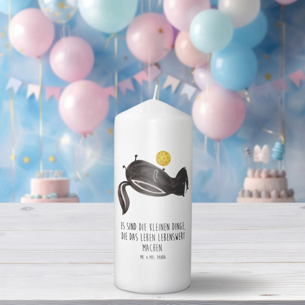 Kerze Stinktier Ball Duftkerze, Grablicht, Kerze Für Firmung, Sojawachskerze, Gedenkkerze, Kerze Für Weihnachten, Kerze Für Kommunion, Teelicht, Tafelkerze, Kerze Mit Gravur, Kerze Als Gastgeschenk, Kerze Mit Namensgravur, Kerze Für Ostern, Tischkerze, Andachtskerze, Dinnerkerzenpaar, Gartenkerze, Kerze Mit Fotoeinleger, Outdoor-Kerze, Kerze Für Hochzeit, Kerze Für Taufe, Blockkerze, Votivkerze, Grabkerze, Kerze Mit Prägung, Kerze Mit Spruch, Kerze Mit Duft, Kerze Für Geburtstag, Handgemachte Kerze, Dinnerkerze, Kerze Ohne Duft, Handgegossene Kerze, Stabkerze, Laternenkerze, Bio-Kerze, Metall-Kerze, Stumpenkerzen-Set, Fair-Trade-Kerze, Stearin­kerze, Stumpenkerze, Streukerze, Kerze Für Advent, Trauerkerze, Glas-Kerze, Kerze Mit Motiv, Kerze, Stinktier, Skunk, Wildtier, Stinker, Weisheit, verspielt, Raubtier, Stinki