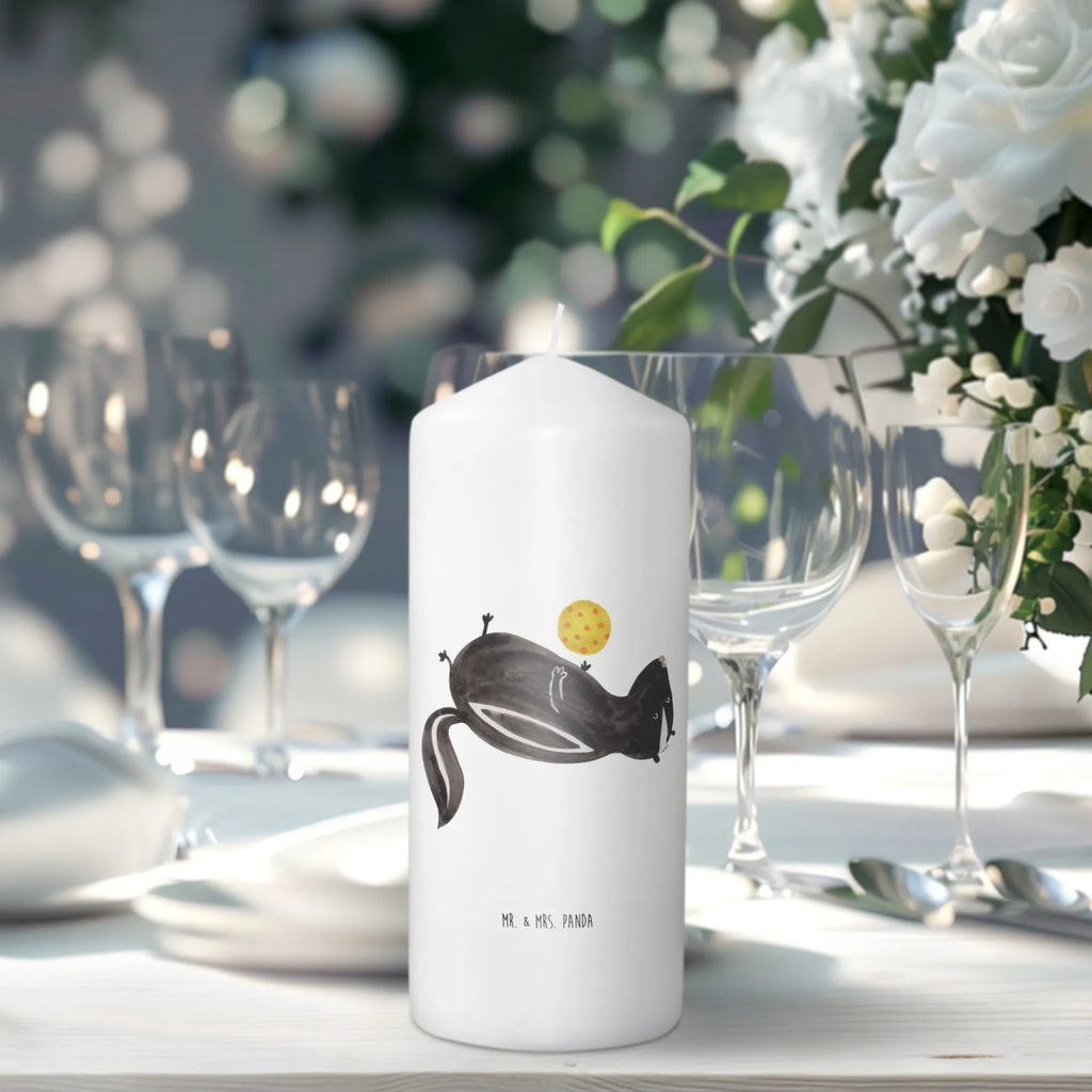 Kerze Stinktier Ball Duftkerze, Grablicht, Kerze Für Firmung, Sojawachskerze, Gedenkkerze, Kerze Für Weihnachten, Kerze Für Kommunion, Teelicht, Tafelkerze, Kerze Mit Gravur, Kerze Als Gastgeschenk, Kerze Mit Namensgravur, Kerze Für Ostern, Tischkerze, Andachtskerze, Dinnerkerzenpaar, Gartenkerze, Kerze Mit Fotoeinleger, Outdoor-Kerze, Kerze Für Hochzeit, Kerze Für Taufe, Blockkerze, Votivkerze, Grabkerze, Kerze Mit Prägung, Kerze Mit Spruch, Kerze Mit Duft, Kerze Für Geburtstag, Handgemachte Kerze, Dinnerkerze, Kerze Ohne Duft, Handgegossene Kerze, Stabkerze, Laternenkerze, Bio-Kerze, Metall-Kerze, Stumpenkerzen-Set, Fair-Trade-Kerze, Stearin­kerze, Stumpenkerze, Streukerze, Kerze Für Advent, Trauerkerze, Glas-Kerze, Kerze Mit Motiv, Kerze, Stinktier, Skunk, Wildtier, Stinker, Weisheit, verspielt, Raubtier, Stinki