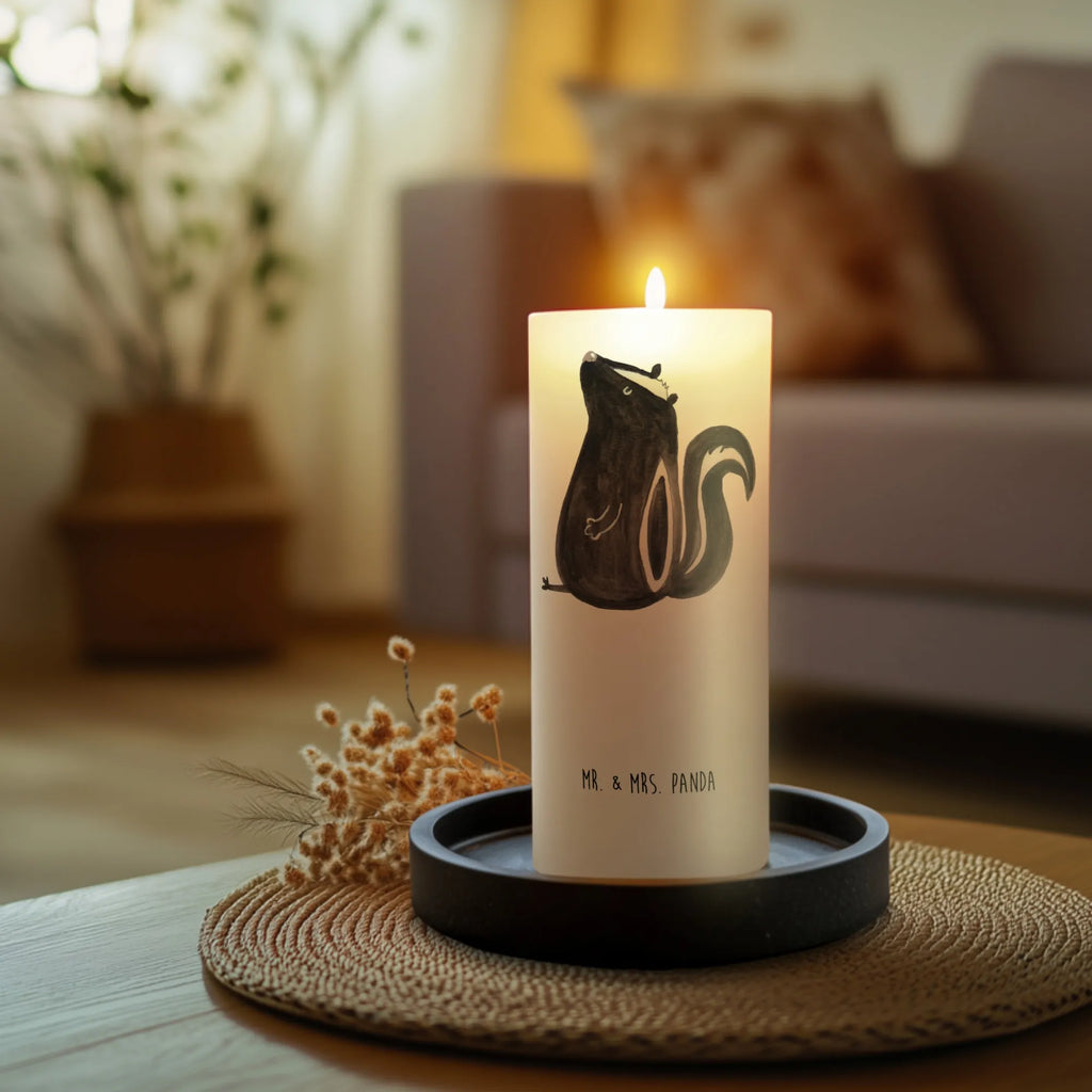 Kerze Stinktier Sitzen Tischkerze, Dekorative Kerze, Blockkerze, Weihnachtskerze, Erinnerungskerze, Grosse Kerze, Osterkerze, Zylinderkerze, Wunschkerze, Adventskerze, Kerze Mit Spruch, Geburtstagskerze, Tafelkerze, Hochzeitskerze, Dekokerze, Erinnerungslicht, Dinnerkerze, Stumpenkerze, Kommunionskerze, Gartenkerze, Geburtskerze, Wachskerze, Laternenkerze, Bedruckte Kerze, Handgemachte Kerze, Schmuckkerze, Kerze Mit Motiv, Skunk, Stinktier, Büro, Stinker, Besserwisser, Spruch, Wildtier, Stinki, Recht, Raubtier