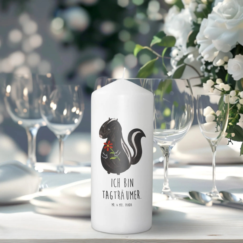 Kerze Stinktier Blume Kommunionskerze, Grosse Kerze, Tafelkerze, Osterkerze, Weihnachtskerze, Erinnerungskerze, Blockkerze, Dekokerze, Dinnerkerze, Handgemachte Kerze, Wachskerze, Bedruckte Kerze, Tischkerze, Adventskerze, Stumpenkerze, Zylinderkerze, Kerze Mit Motiv, Kerze Mit Spruch, Geburtskerze, Dekorative Kerze, Hochzeitskerze, Laternenkerze, Geburtstagskerze, Gartenkerze, Erinnerungslicht, Schmuckkerze, Wunschkerze, Skunk, Stinktier, Stinker, Verträumt, Träume, Raubtier, Dreams, Tagträumer, Stinki, Wildtier