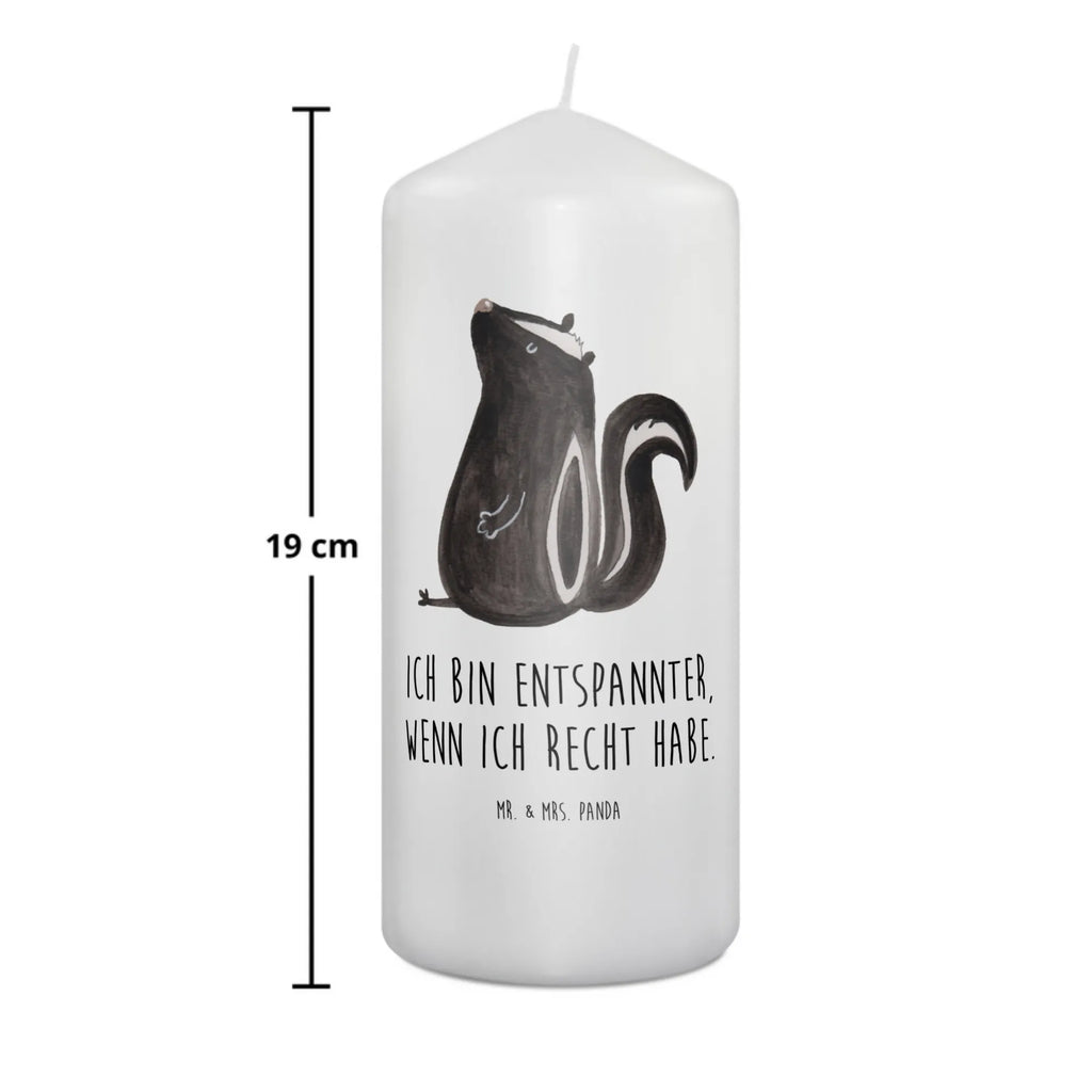 Kerze Stinktier Sitzen Tischkerze, Dekorative Kerze, Blockkerze, Weihnachtskerze, Erinnerungskerze, Grosse Kerze, Osterkerze, Zylinderkerze, Wunschkerze, Adventskerze, Kerze Mit Spruch, Geburtstagskerze, Tafelkerze, Hochzeitskerze, Dekokerze, Erinnerungslicht, Dinnerkerze, Stumpenkerze, Kommunionskerze, Gartenkerze, Geburtskerze, Wachskerze, Laternenkerze, Bedruckte Kerze, Handgemachte Kerze, Schmuckkerze, Kerze Mit Motiv, Skunk, Stinktier, Büro, Stinker, Besserwisser, Spruch, Wildtier, Stinki, Recht, Raubtier
