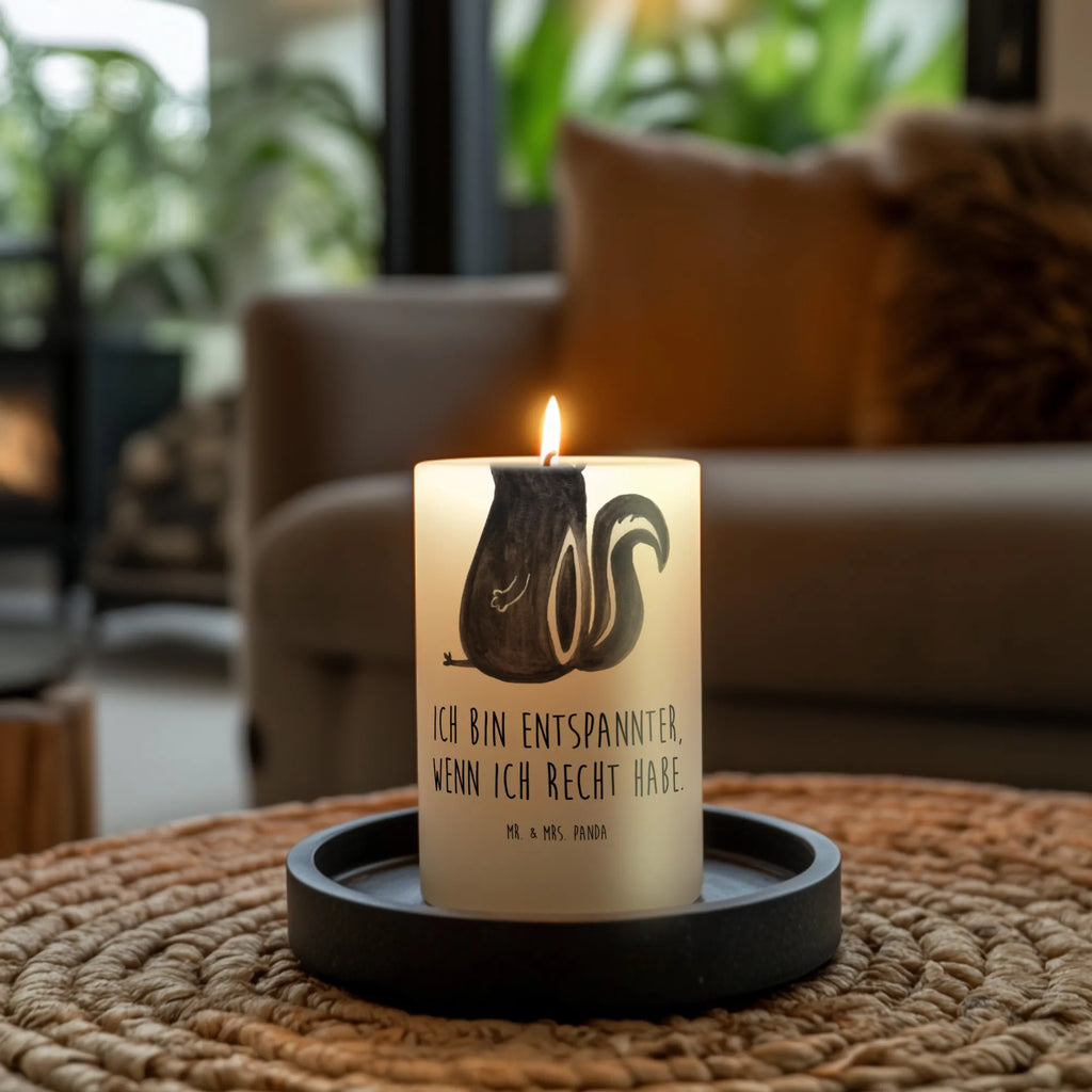 Kerze Stinktier Sitzen Tischkerze, Dekorative Kerze, Blockkerze, Weihnachtskerze, Erinnerungskerze, Grosse Kerze, Osterkerze, Zylinderkerze, Wunschkerze, Adventskerze, Kerze Mit Spruch, Geburtstagskerze, Tafelkerze, Hochzeitskerze, Dekokerze, Erinnerungslicht, Dinnerkerze, Stumpenkerze, Kommunionskerze, Gartenkerze, Geburtskerze, Wachskerze, Laternenkerze, Bedruckte Kerze, Handgemachte Kerze, Schmuckkerze, Kerze Mit Motiv, Skunk, Stinktier, Büro, Stinker, Besserwisser, Spruch, Wildtier, Stinki, Recht, Raubtier