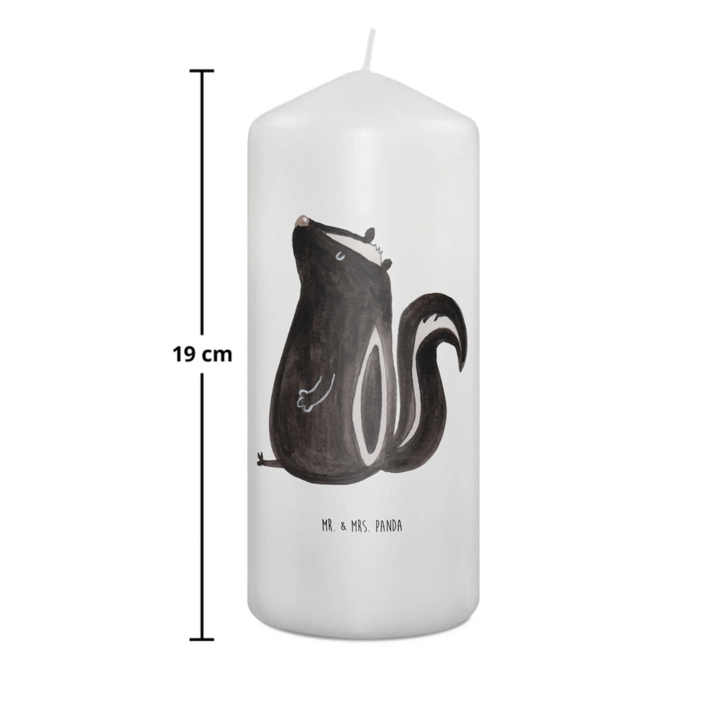 Kerze Stinktier Sitzen Tischkerze, Dekorative Kerze, Blockkerze, Weihnachtskerze, Erinnerungskerze, Grosse Kerze, Osterkerze, Zylinderkerze, Wunschkerze, Adventskerze, Kerze Mit Spruch, Geburtstagskerze, Tafelkerze, Hochzeitskerze, Dekokerze, Erinnerungslicht, Dinnerkerze, Stumpenkerze, Kommunionskerze, Gartenkerze, Geburtskerze, Wachskerze, Laternenkerze, Bedruckte Kerze, Handgemachte Kerze, Schmuckkerze, Kerze Mit Motiv, Skunk, Stinktier, Büro, Stinker, Besserwisser, Spruch, Wildtier, Stinki, Recht, Raubtier