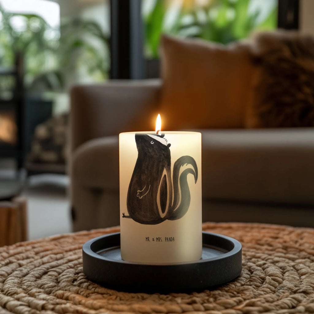 Kerze Stinktier Sitzen Tischkerze, Dekorative Kerze, Blockkerze, Weihnachtskerze, Erinnerungskerze, Grosse Kerze, Osterkerze, Zylinderkerze, Wunschkerze, Adventskerze, Kerze Mit Spruch, Geburtstagskerze, Tafelkerze, Hochzeitskerze, Dekokerze, Erinnerungslicht, Dinnerkerze, Stumpenkerze, Kommunionskerze, Gartenkerze, Geburtskerze, Wachskerze, Laternenkerze, Bedruckte Kerze, Handgemachte Kerze, Schmuckkerze, Kerze Mit Motiv, Skunk, Stinktier, Büro, Stinker, Besserwisser, Spruch, Wildtier, Stinki, Recht, Raubtier