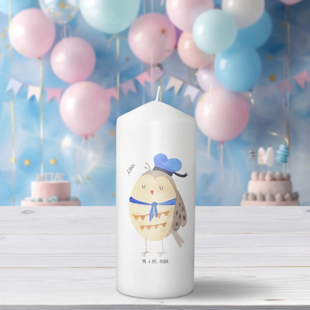 Kerze Eule Matrose Erinnerungskerze, Wachskerze, Kerze Mit Motiv, Erinnerungslicht, Bedruckte Kerze, Handgemachte Kerze, Tischkerze, Wunschkerze, Kerze Mit Spruch, Hochzeitskerze, Osterkerze, Grosse Kerze, Geburtskerze, Zylinderkerze, Weihnachtskerze, Dinnerkerze, Geburtstagskerze, Tafelkerze, Schmuckkerze, Gartenkerze, Dekorative Kerze, Dekokerze, Kommunionskerze, Blockkerze, Adventskerze, Laternenkerze, Stumpenkerze, Eule, Wortspiel Lustig, Matrose, Owl, Ehe, Hochzeitstag Geschenk, Eule Spruch, Freundin, Seefahrer, Heimathafen, Eule Deko