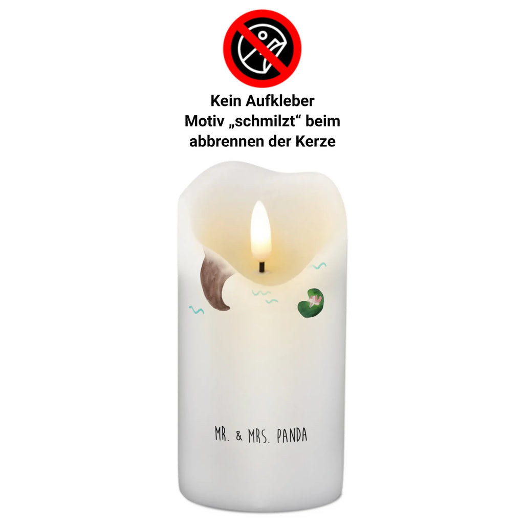 Kerze Otter Seerose Dekokerze, Erinnerungslicht, Geburtstagskerze, Kerze Mit Motiv, Weihnachtskerze, Dekorative Kerze, Handgemachte Kerze, Laternenkerze, Adventskerze, Zylinderkerze, Dinnerkerze, Geburtskerze, Blockkerze, Kommunionskerze, Schmuckkerze, Hochzeitskerze, Osterkerze, Grosse Kerze, Stumpenkerze, Tafelkerze, Wachskerze, Bedruckte Kerze, Wunschkerze, Erinnerungskerze, Gartenkerze, Kerze Mit Spruch, Tischkerze, Otter, Fischotter, Seeotter, Otter Seeotter See Otter