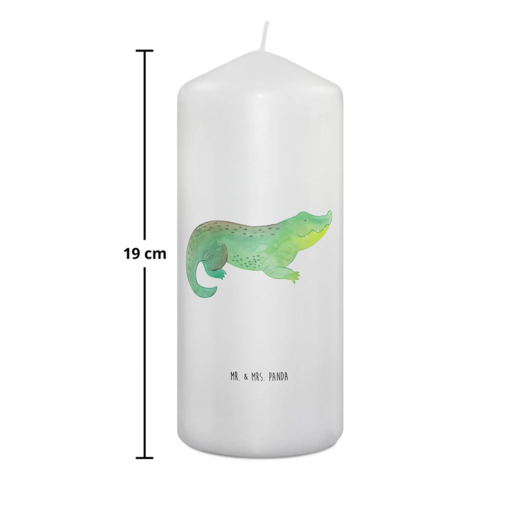 Kerze Krokodil Wachskerze, Laternenkerze, Adventskerze, Geburtskerze, Weihnachtskerze, Tischkerze, Erinnerungskerze, Kerze Mit Spruch, Tafelkerze, Handgemachte Kerze, Dekorative Kerze, Dekokerze, Blockkerze, Hochzeitskerze, Osterkerze, Stumpenkerze, Grosse Kerze, Wunschkerze, Dinnerkerze, Schmuckkerze, Geburtstagskerze, Bedruckte Kerze, Gartenkerze, Zylinderkerze, Kerze Mit Motiv, Kommunionskerze, Erinnerungslicht, Urlaub, Meer, Meerestiere, Spontan sein, Freundin, Abenteuerlust, Verrückt sein, Beste Freundin, Krokodil, Reiselust, Lieblingsmensch, Krokodile