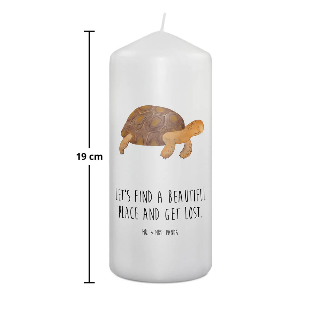 Candle tortoise March Erinnerungslicht, Stumpenkerze, Grosse Kerze, Adventskerze, Blockkerze, Dinnerkerze, Osterkerze, Hochzeitskerze, Bedruckte Kerze, Dekorative Kerze, Erinnerungskerze, Tischkerze, Geburtskerze, Tafelkerze, Dekokerze, Kerze Mit Spruch, Weihnachtskerze, Gartenkerze, Zylinderkerze, Wachskerze, Geburtstagskerze, Wunschkerze, Laternenkerze, Handgemachte Kerze, Schmuckkerze, Kerze Mit Motiv, Kommunionskerze, Urlaub, Meer, Meerestiere, Reiselust, Motivation, Schildkröten, Inspiration, Get Lost, Neustart, Schildkröte, Abenteuer, Lieblingsmensch