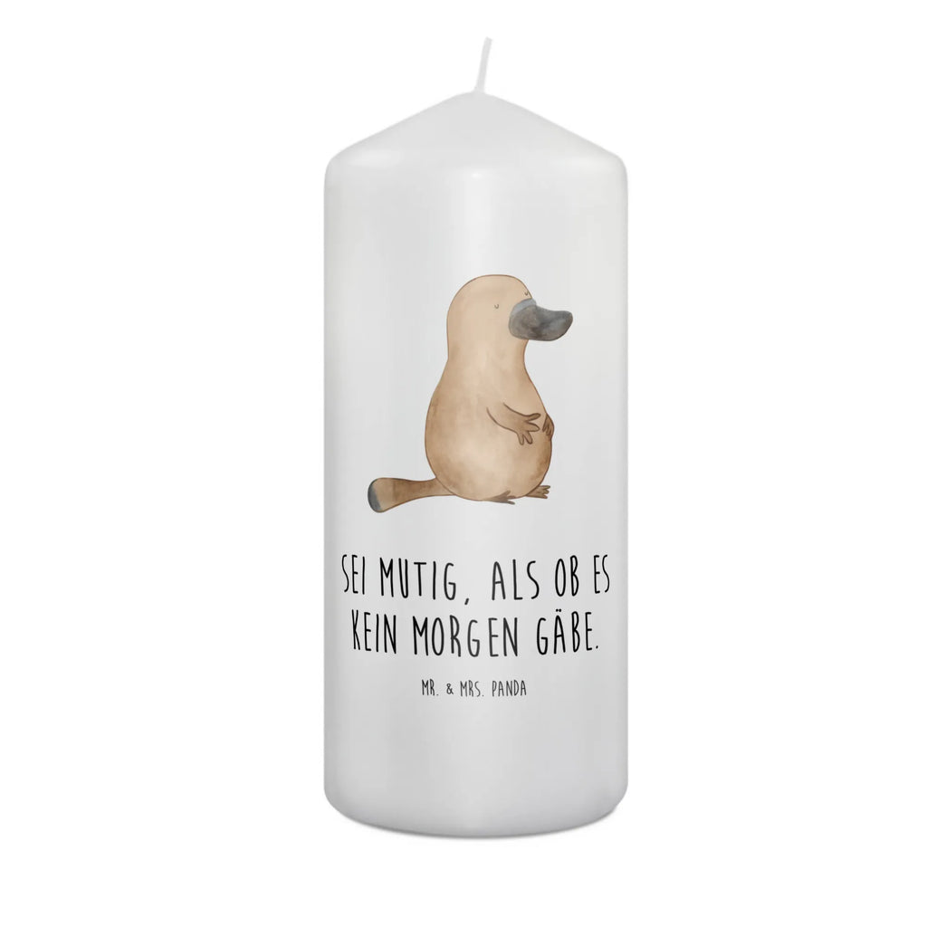 Candle platypus courage Wunschkerze, Dekokerze, Tafelkerze, Osterkerze, Erinnerungslicht, Grosse Kerze, Stumpenkerze, Schmuckkerze, Erinnerungskerze, Dinnerkerze, Handgemachte Kerze, Tischkerze, Zylinderkerze, Blockkerze, Laternenkerze, Adventskerze, Wachskerze, Hochzeitskerze, Geburtstagskerze, Dekorative Kerze, Kerze Mit Motiv, Weihnachtskerze, Gartenkerze, Kommunionskerze, Geburtskerze, Bedruckte Kerze, Kerze Mit Spruch, Urlaub, Meer, Meerestiere, Lebensweisheit, Mut, Neustart, Raodtrip, Schnabeltiere, Arbeit, Weltreise, Schnabeltier, Neuanfang, Motivation, mutig, Büro, Training