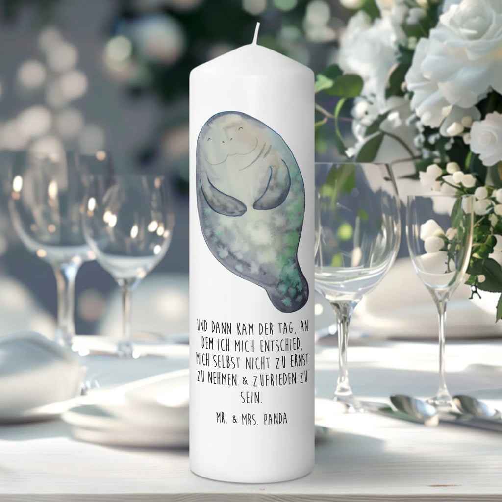 Kerze Seekuh happy Gedenkkerze, Tischkerze, Metall-Kerze, Laternenkerze, Andachtskerze, Dinnerkerzenpaar, Kerze Mit Fotoeinleger, Kerze Für Hochzeit, Kerze Mit Gravur, Kerze Für Ostern, Kerze Mit Motiv, Kerze Für Taufe, Handgemachte Kerze, Sojawachskerze, Kerze Für Advent, Glas-Kerze, Kerze Mit Namensgravur, Fair-Trade-Kerze, Streukerze, Kerze Für Firmung, Bio-Kerze, Votivkerze, Handgegossene Kerze, Stumpenkerze, Stumpenkerzen-Set, Grabkerze, Kerze Für Weihnachten, Stabkerze, Kerze, Gartenkerze, Outdoor-Kerze, Stearin­kerze, Kerze Ohne Duft, Duftkerze, Dinnerkerze, Kerze Als Gastgeschenk, Blockkerze, Kerze Mit Spruch, Kerze Mit Duft, Kerze Für Kommunion, Kerze Für Geburtstag, Trauerkerze, Teelicht, Tafelkerze, Grablicht, Kerze Mit Prägung, Meerestiere, Meer, Urlaub, Respekt, Neustart, Zufrieden, Freundin, Neuanfang, Liebeskummer, Seekuh, Selbstliebe, Seekühe, Achtsamkeit