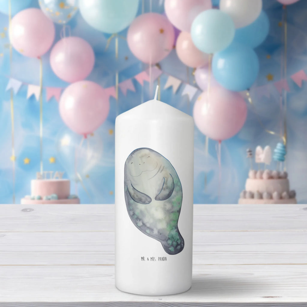 Kerze Seekuh happy Gedenkkerze, Tischkerze, Metall-Kerze, Laternenkerze, Andachtskerze, Dinnerkerzenpaar, Kerze Mit Fotoeinleger, Kerze Für Hochzeit, Kerze Mit Gravur, Kerze Für Ostern, Kerze Mit Motiv, Kerze Für Taufe, Handgemachte Kerze, Sojawachskerze, Kerze Für Advent, Glas-Kerze, Kerze Mit Namensgravur, Fair-Trade-Kerze, Streukerze, Kerze Für Firmung, Bio-Kerze, Votivkerze, Handgegossene Kerze, Stumpenkerze, Stumpenkerzen-Set, Grabkerze, Kerze Für Weihnachten, Stabkerze, Kerze, Gartenkerze, Outdoor-Kerze, Stearin­kerze, Kerze Ohne Duft, Duftkerze, Dinnerkerze, Kerze Als Gastgeschenk, Blockkerze, Kerze Mit Spruch, Kerze Mit Duft, Kerze Für Kommunion, Kerze Für Geburtstag, Trauerkerze, Teelicht, Tafelkerze, Grablicht, Kerze Mit Prägung, Meerestiere, Meer, Urlaub, Respekt, Neustart, Zufrieden, Freundin, Neuanfang, Liebeskummer, Seekuh, Selbstliebe, Seekühe, Achtsamkeit