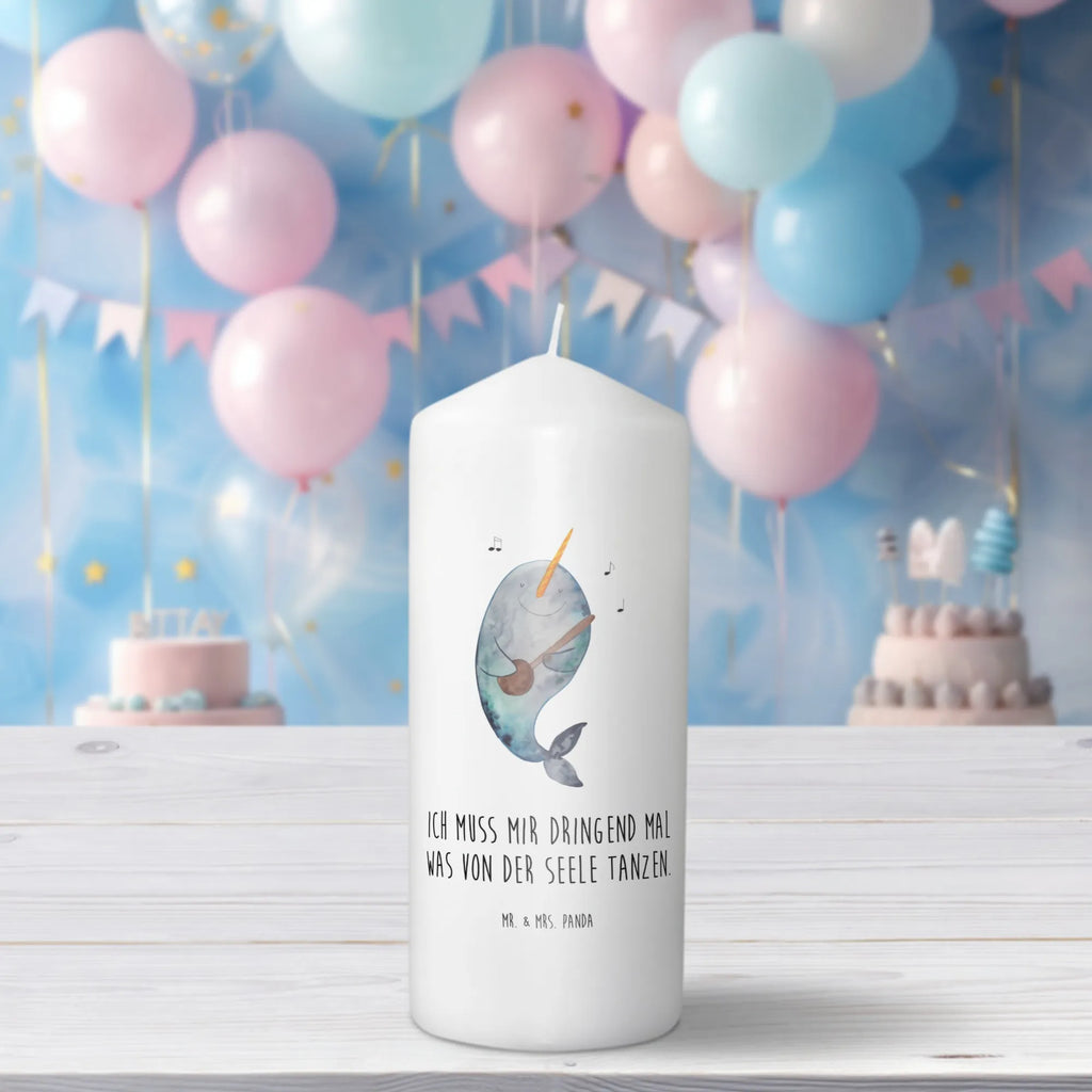 Kerze Narwal Gitarre Kommunionskerze, Tischkerze, Wachskerze, Kerze Mit Spruch, Dekorative Kerze, Kerze Mit Motiv, Tafelkerze, Schmuckkerze, Hochzeitskerze, Dekokerze, Osterkerze, Dinnerkerze, Geburtstagskerze, Erinnerungskerze, Geburtskerze, Stumpenkerze, Grosse Kerze, Gartenkerze, Handgemachte Kerze, Wunschkerze, Bedruckte Kerze, Adventskerze, Erinnerungslicht, Zylinderkerze, Laternenkerze, Weihnachtskerze, Blockkerze, Urlaub, Meer, Meerestiere, Gespräche, Narwal, Tanzen, Gitarre, Frust, Wal, Probleme, Problemlösung