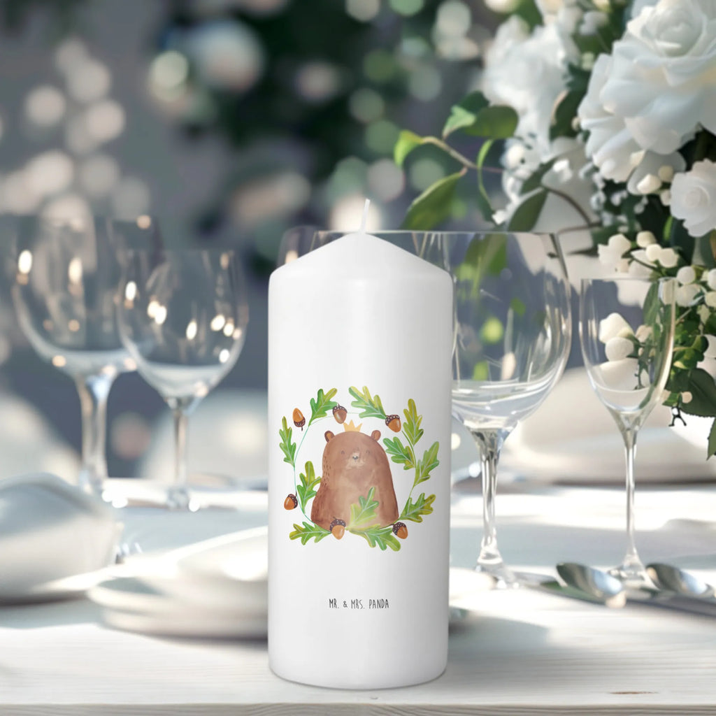 Kerze Bär König Wachskerze, Schmuckkerze, Blockkerze, Hochzeitskerze, Dekorative Kerze, Adventskerze, Tischkerze, Handgemachte Kerze, Geburtstagskerze, Stumpenkerze, Weihnachtskerze, Kerze Mit Spruch, Erinnerungslicht, Zylinderkerze, Kommunionskerze, Geburtskerze, Gartenkerze, Bedruckte Kerze, Dekokerze, Laternenkerze, Tafelkerze, Dinnerkerze, Erinnerungskerze, Osterkerze, Grosse Kerze, Wunschkerze, Kerze Mit Motiv, Teddy, Bär, Teddybär, Bester Vater, Vater, Dad, Daddy, Weltbester Papa, Vatertag, Papa, Papi, Papa Bär, Bester Papa