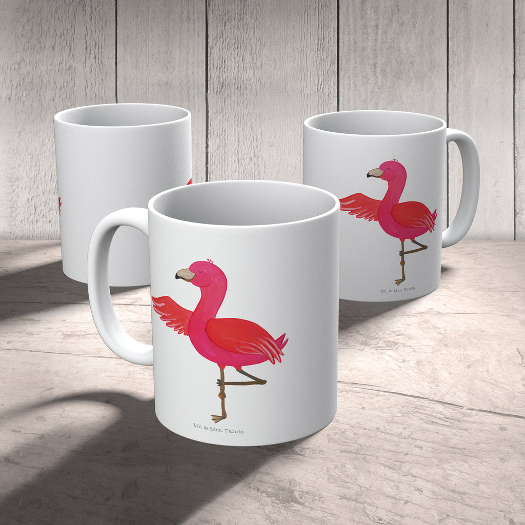 Tasse Flamingo Yoga Tasse, Kaffeetasse, Teetasse, Becher, Kaffeebecher, Teebecher, Keramiktasse, Porzellantasse, Büro Tasse, Geschenk Tasse, Tasse Sprüche, Tasse Motive, Flamingo, Vogel, Yoga, Namaste, Achtsamkeit, Yoga-Übung, Entspannung, Ärger, Aufregen, Tiefenentspannung