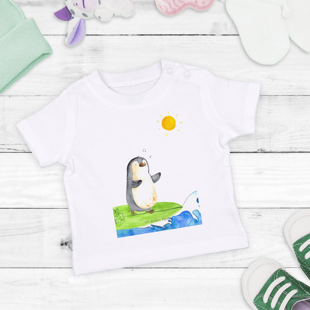 Organic Baby Shirt Pinguin Surfer Baby T-Shirt, Jungen Baby T-Shirt, Mädchen Baby T-Shirt, Shirt, Pinguin, Pinguine, surfen, Surfer, Hawaii, Urlaub, Wellen, Wellen reiten, Portugal