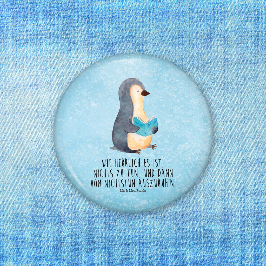 Button Pinguin Buch 50mm Button, Button, Pin, Anstecknadel, Pinguin, Pinguine, Buch, Lesen, Bücherwurm, Nichtstun, Faulenzen, Ferien, Urlaub, Freizeit